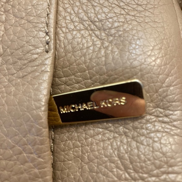 Vintage Michael, Kors, HALLIE, leather shoulder bag Crossbody SHOULDERBAG​ - Picture 10 of 13